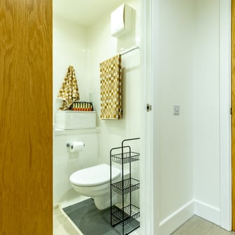 Classic En Suite - Image 5